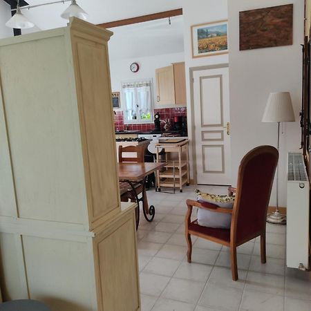 Gite L' Arbre De Vie Apartman Les Essards  Kültér fotó